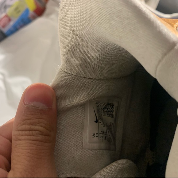 Kyrie 7 White/Metallic Gold-Black Men’s 10 - Picture 9 of 10